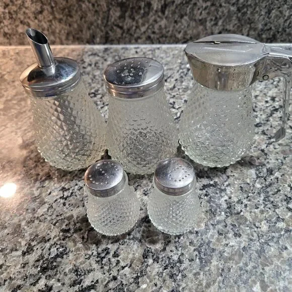 Vintage 5 pcs diamond point pressed glass table service set. Salt, pepper, syrup - Picture 3 of 12